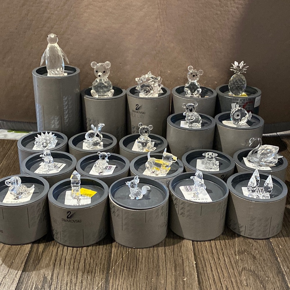 Lot of 20 “retired” Swarovski crystals. As is.